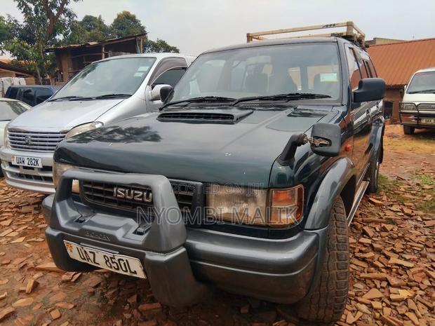 Isuzu Trooper 2002 Green