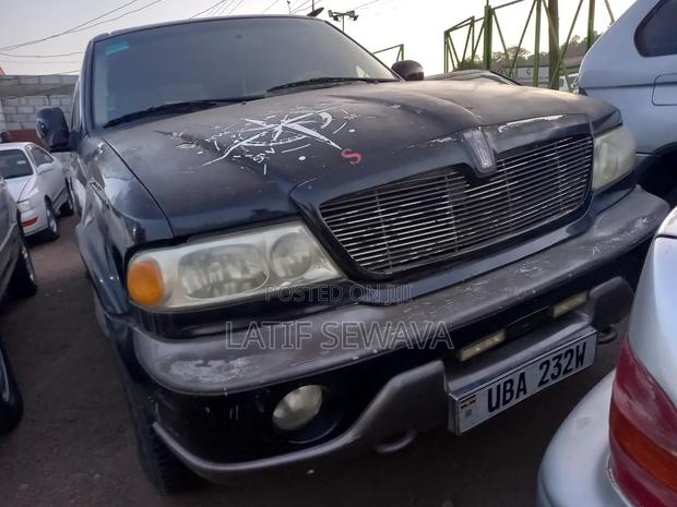 Lincoln Navigator Ultimate 2005 Black
