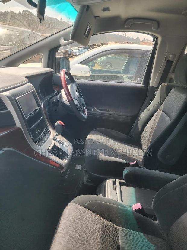 Toyota Alphard 2.4 Petrol FWD 2011 Pearl