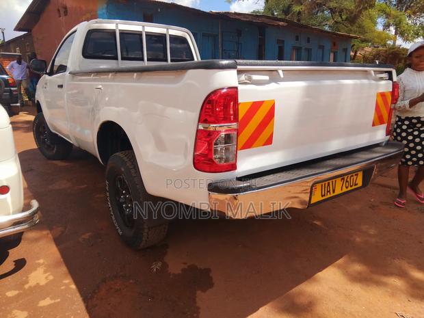 Toyota Hilux 2013 White