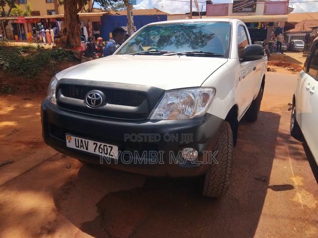 Toyota Hilux 2013 White