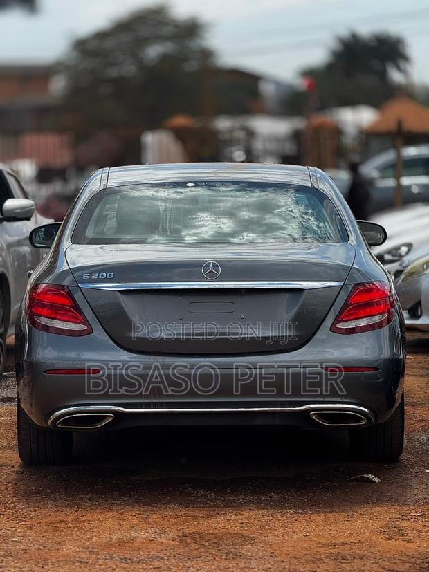 Mercedes-Benz E200 2018 Silver