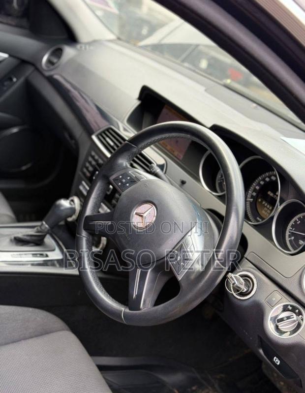 Mercedes-Benz C200 2012 Black