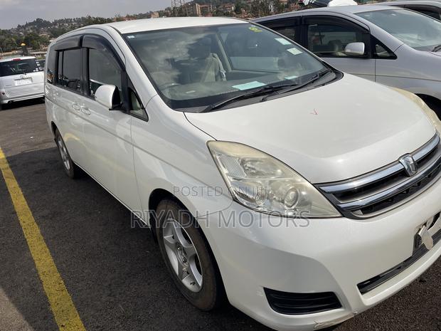 Toyota ISIS 1.8 G 2WD 2010 White