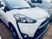 Toyota Sienta 1.5 AWD 2016 White for sale