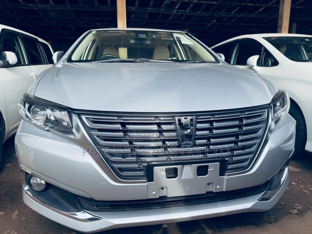 Toyota Premio 1.8 AWD 2018 Silver
