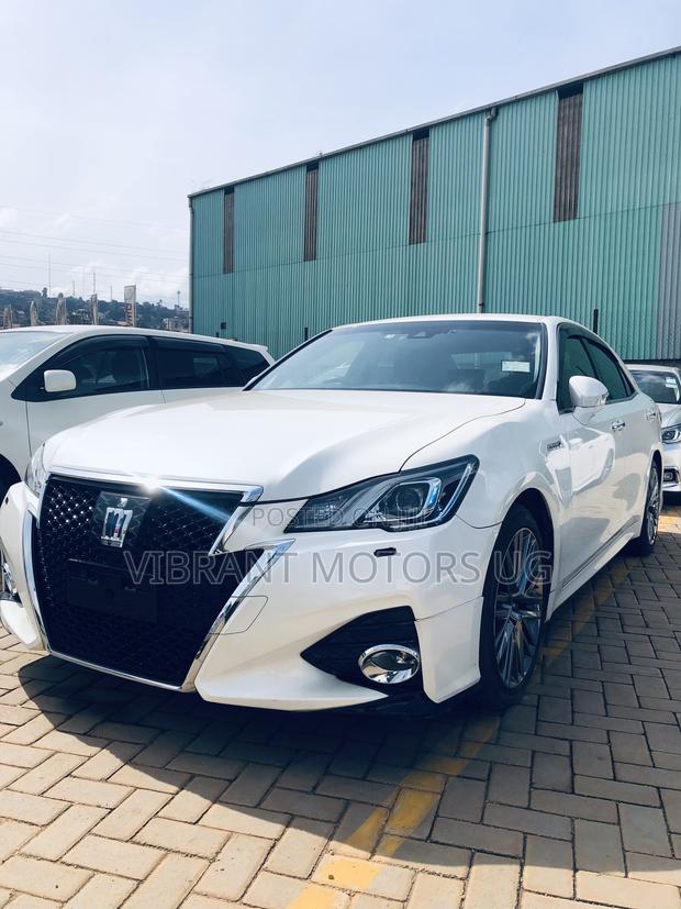 Toyota Crown 2017 White
