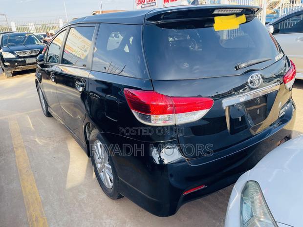 Toyota Wish 2010 Black