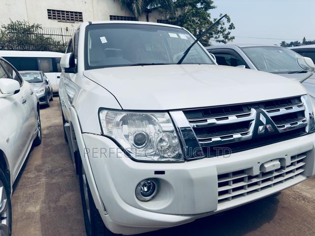 Mitsubishi Pajero 3.0 2012 White