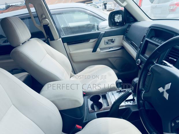Mitsubishi Pajero 3.0 2012 White