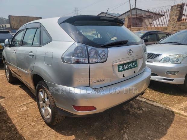 Toyota Harrier 2.4 2011 Silver
