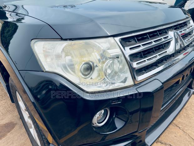 Mitsubishi Pajero 3.0 2011 Black