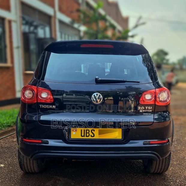 Volkswagen Tiguan 2011 Black