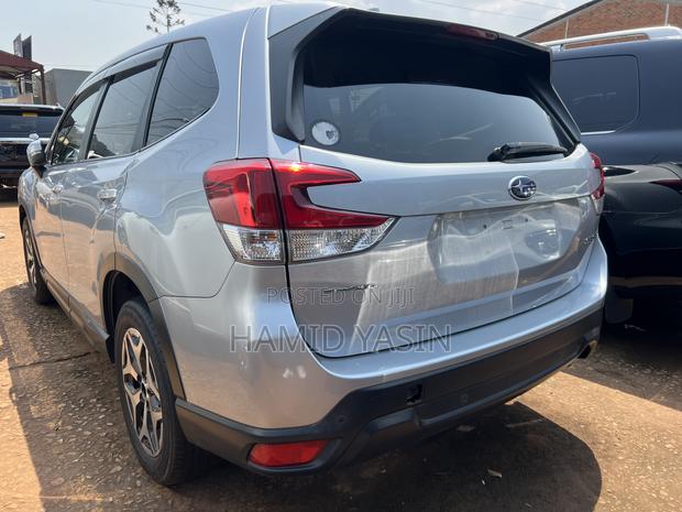 Subaru Forester 2019 Silver