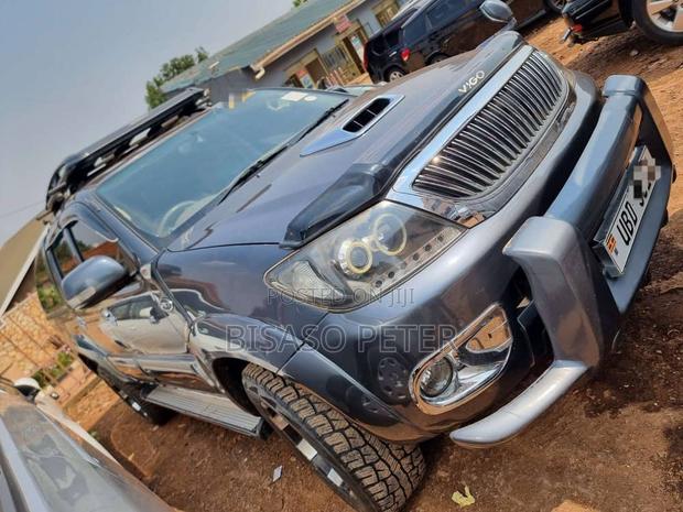 Toyota Hilux 2009 Gray