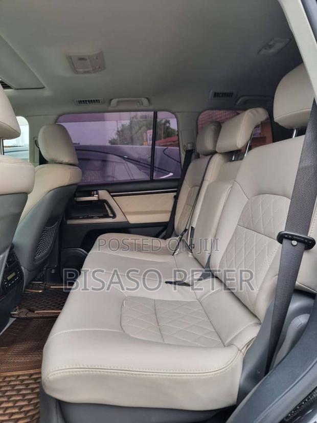 Toyota Land Cruiser 4.6 V8 AX 2015 Black