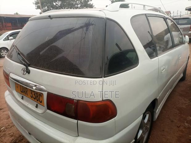 Toyota Ipsum 1999 White