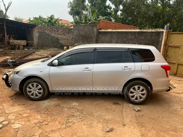 Toyota Corolla Fielder 1.5 Petrol FWD 2011 Silver