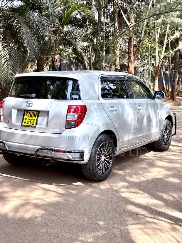 Toyota IST 2011 Silver