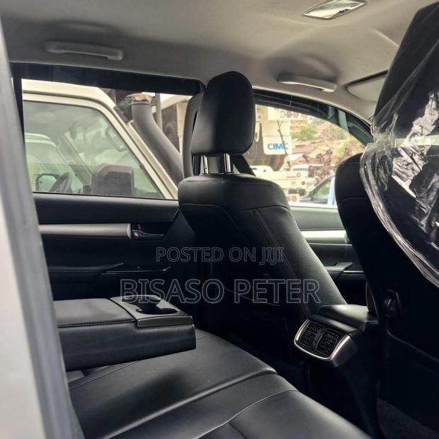 Toyota Hilux 2017 Silver