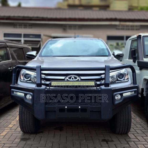 Toyota Hilux 2017 Silver