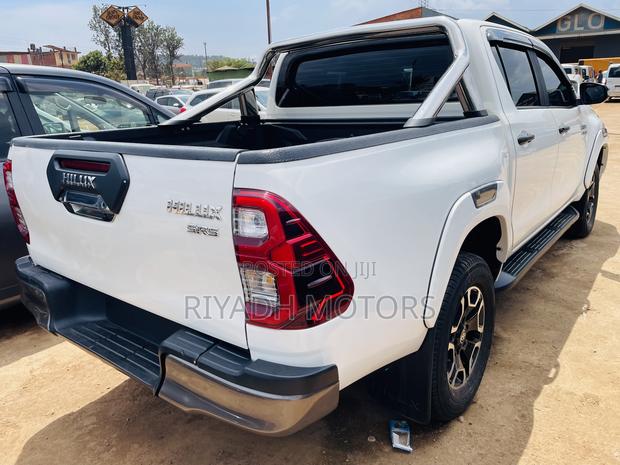 Toyota Hilux 2015 White