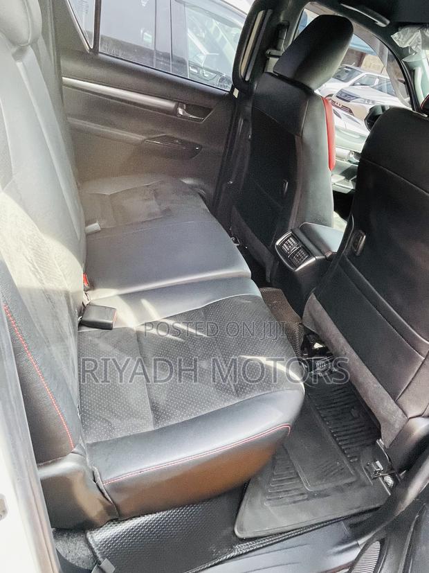 Toyota Hilux 2021 White