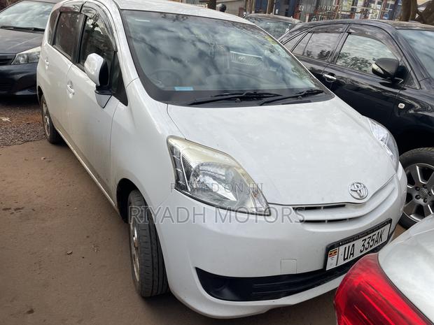 Toyota Passo Sette 1.5 FWD 2011 White