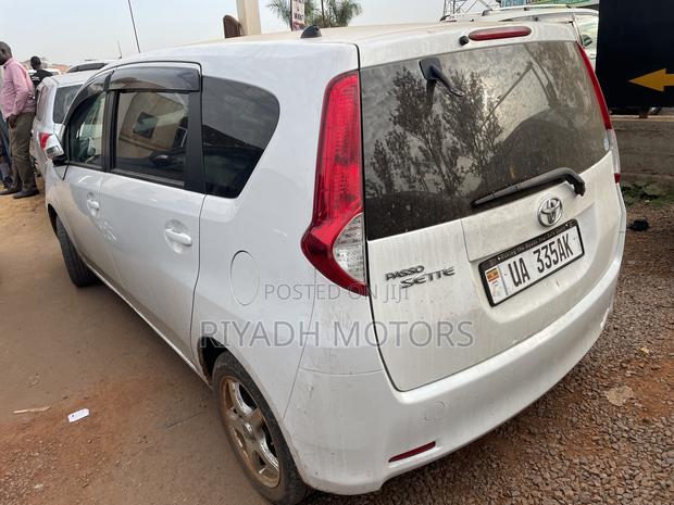 Toyota Passo Sette 1.5 FWD 2011 White