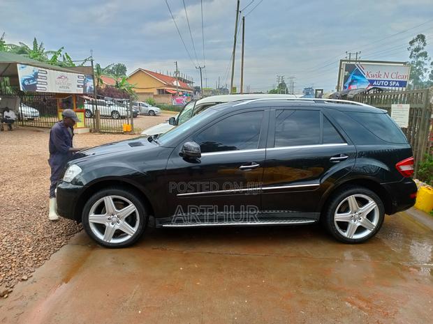 Mercedes-Benz C350 2010 Black