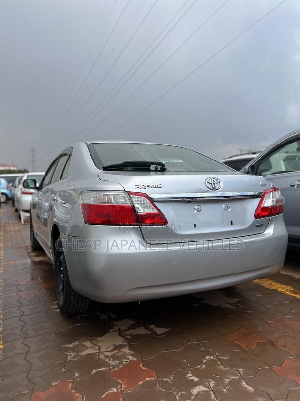 Toyota Premio 1.8 FWD 2011 Silver