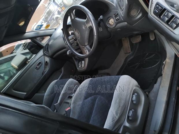 Toyota Harrier 2.2 16V 2000 Black