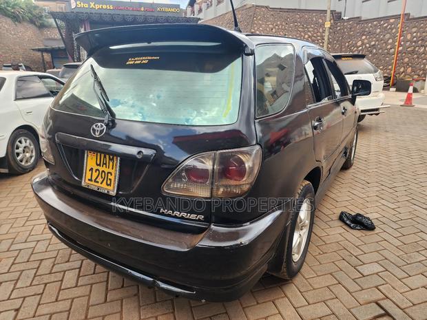 Toyota Harrier 3.0 V6 1999 Black