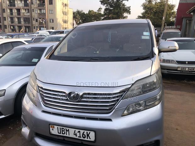 Toyota Vellfire 2016