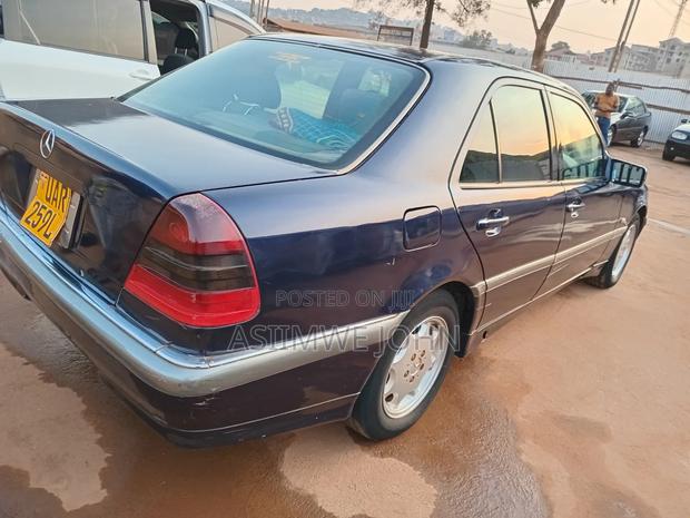 Mercedes-Benz C240 2002 Blue