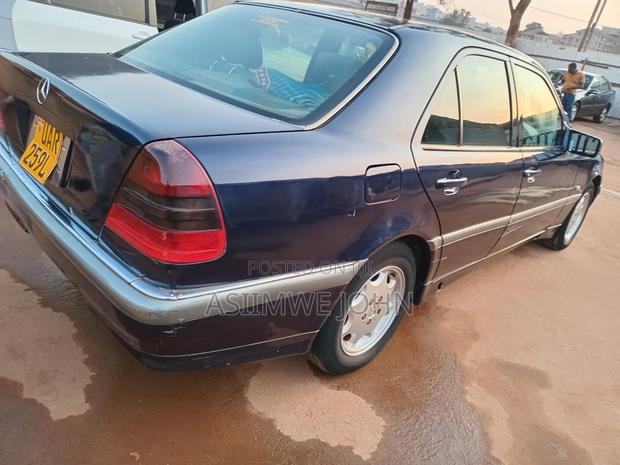 Mercedes-Benz C240 2002 Blue