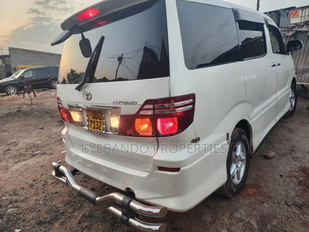 Toyota Alphard 2.4 Petrol AWD 2008 White