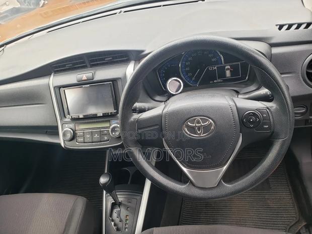 Toyota Corolla Fielder 1.5 Hybrid FWD 2016 Silver