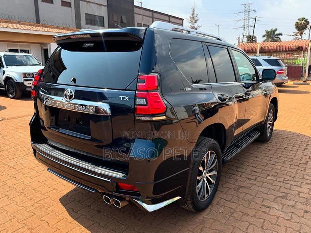 Toyota Land Cruiser Prado 2.8 2019 Blue