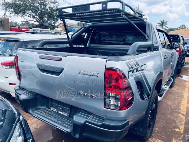 Toyota Hilux 2018 Silver