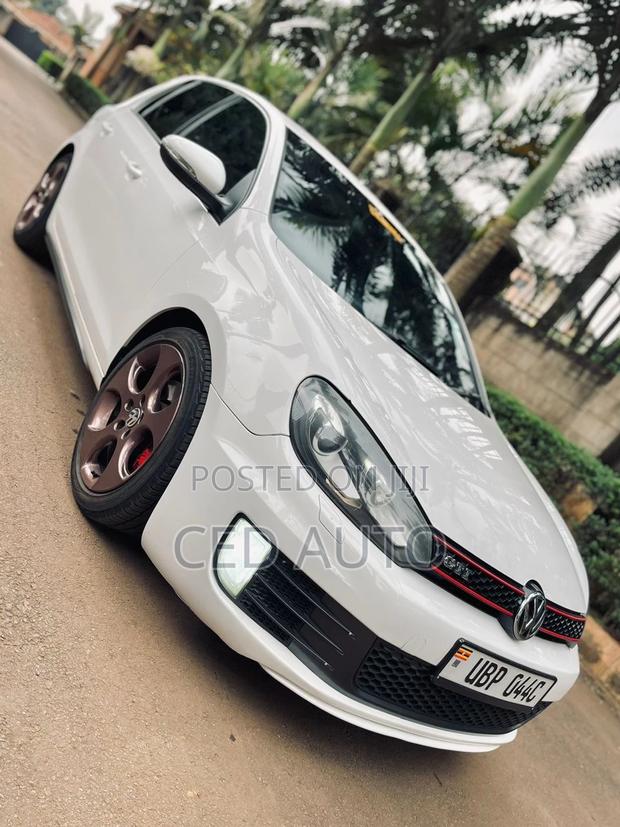 Volkswagen Golf GTI 2012 White