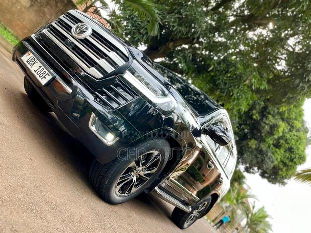 Toyota Land Cruiser 2015 Black