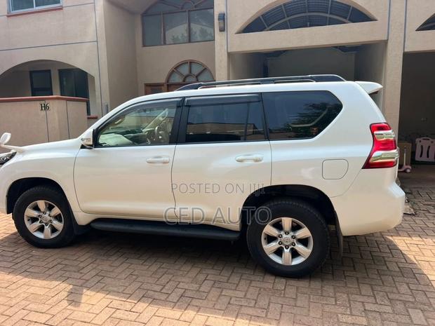 Toyota Land Cruiser Prado 2016 White