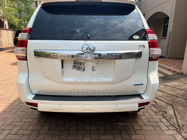 Toyota Land Cruiser Prado 2016 White