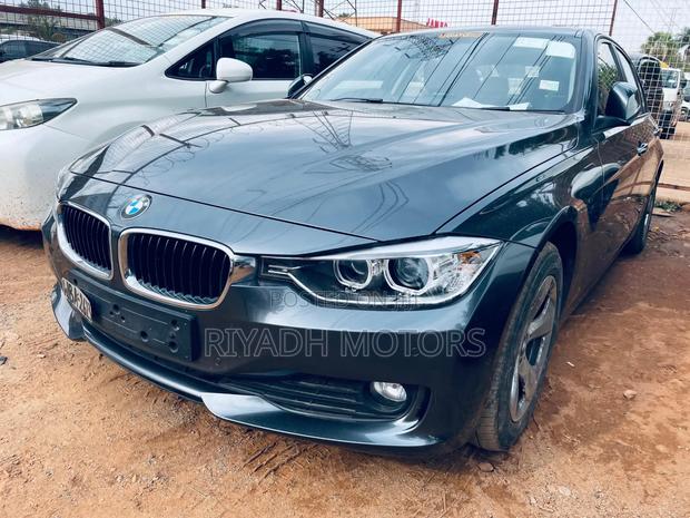 BMW 320i SV Premium 2014 Gray