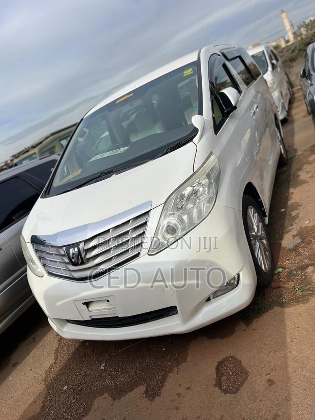 Toyota Alphard 2010 White