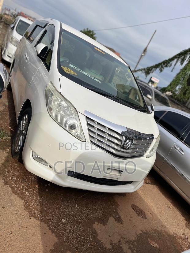 Toyota Alphard 2010 White
