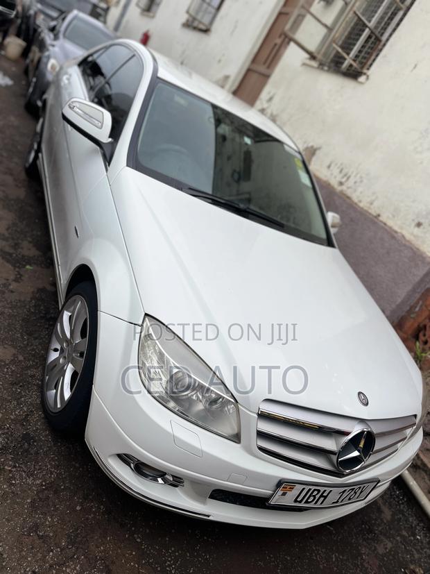 Mercedes-Benz C200 2010 White