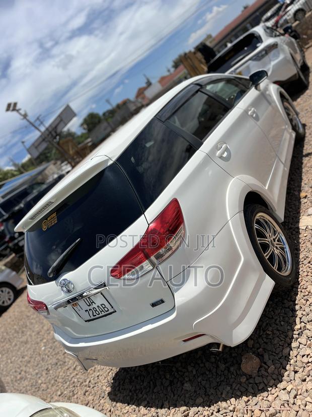 Toyota Wish 2011 White