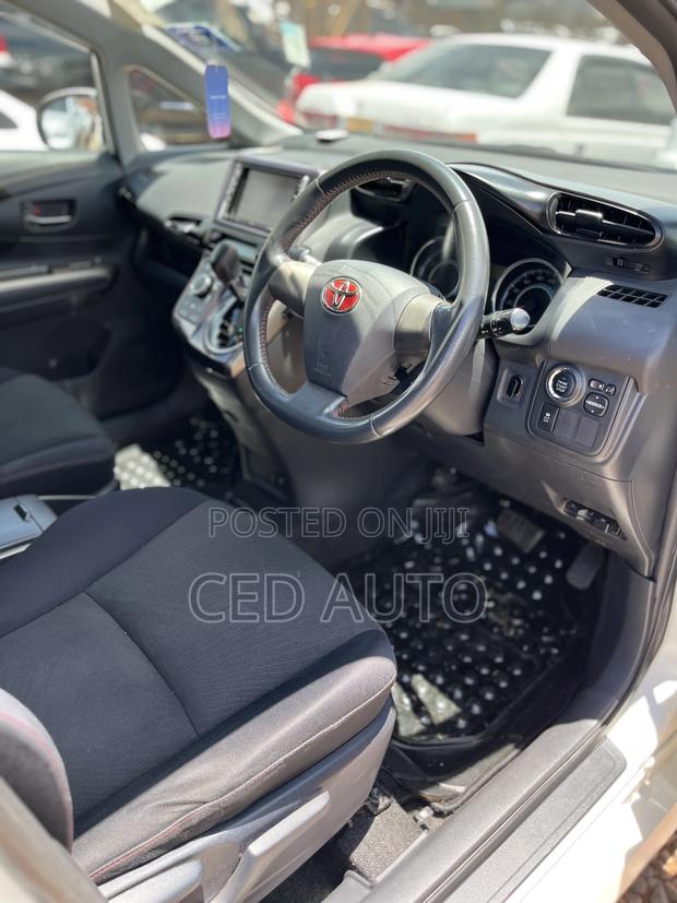 Toyota Wish 2011 White